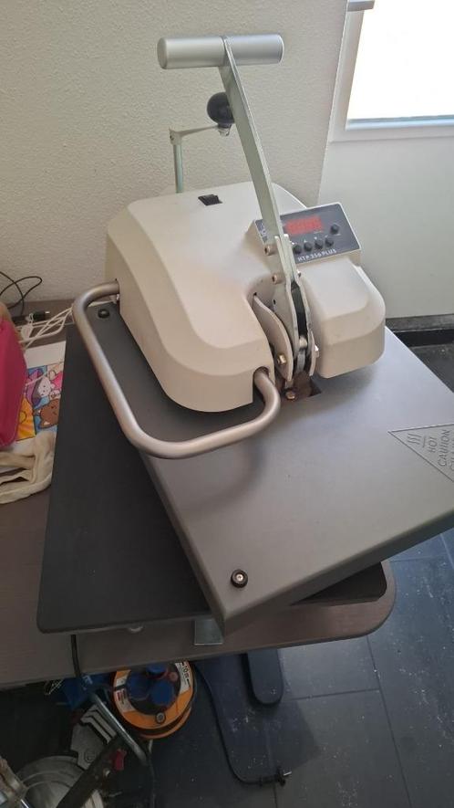 Transferpers Insta HT256 Plus Kledingpers, Hobby en Vrije tijd, Kledingapplicaties en Hotfix, Gebruikt, Overige typen, Ophalen
