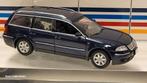 Schuco Welly Volkswagen Passat Variant Blue Metallic - 2001, Hobby en Vrije tijd, Modelauto's | 1:24, Gebruikt, Auto, Ophalen of Verzenden