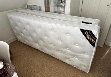 Nette matras comfortabel 90x210 beschikbaar voor biedingen