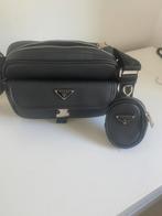 Prada tas te koop, Sieraden, Tassen en Uiterlijk, Tassen | Schoudertassen, Ophalen of Verzenden, Zo goed als nieuw, Zwart