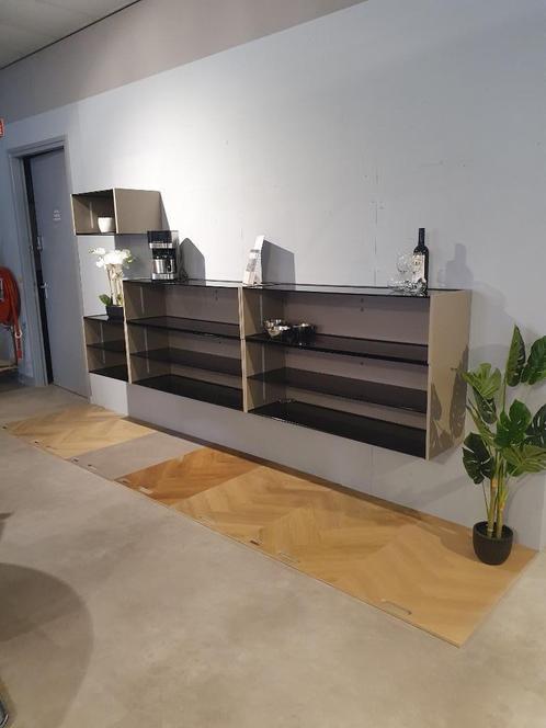 Mooie Wandmeubel Nolte Kastenwand 300 cm in Rookglas of, Huis en Inrichting, Keuken | Complete keukens, Zo goed als nieuw, Hoekkeuken