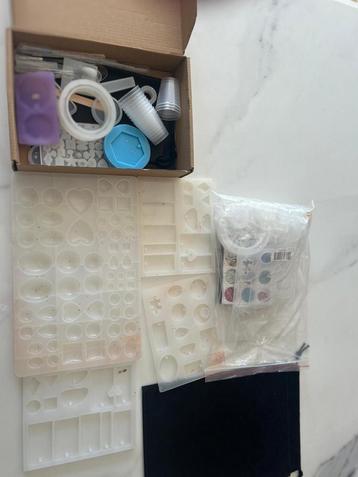 Epoxy Sieraden Maak Set beschikbaar voor biedingen
