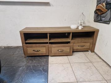 Houten TV Meubel met Opbergruimte beschikbaar voor biedingen