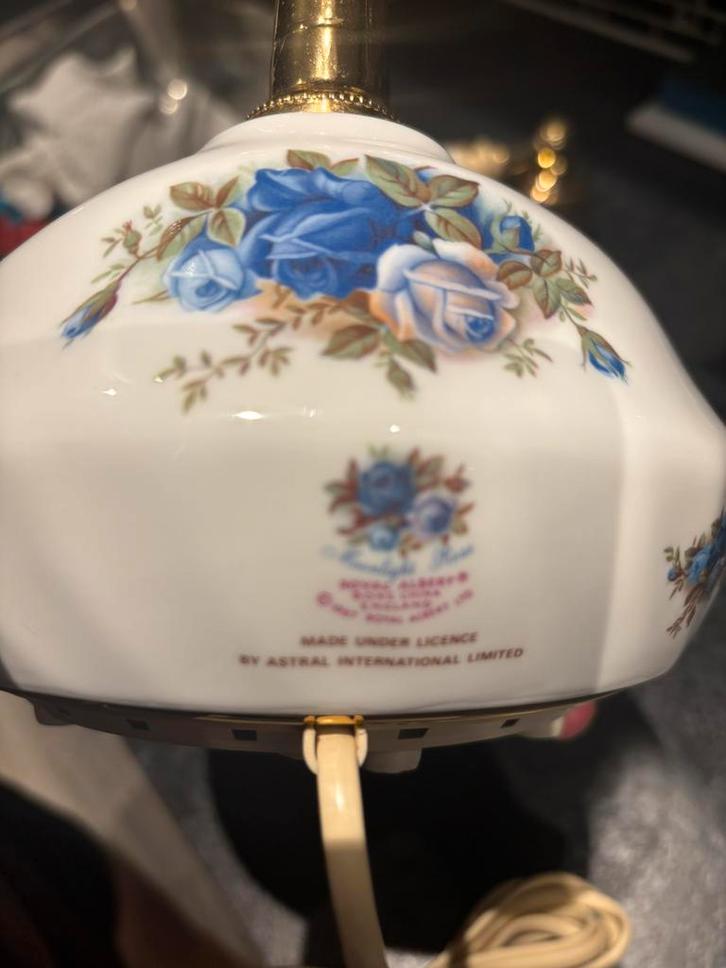 Royal albert moonlight rose telefoon, Antiek en Kunst, Antiek | Servies los, Ophalen of Verzenden