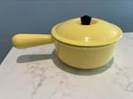 Le Creuset steelpan zacht geel, 16 cm in nieuwstaat, Gietijzer, Ophalen of Verzenden, Zo goed als nieuw, Keramische plaat