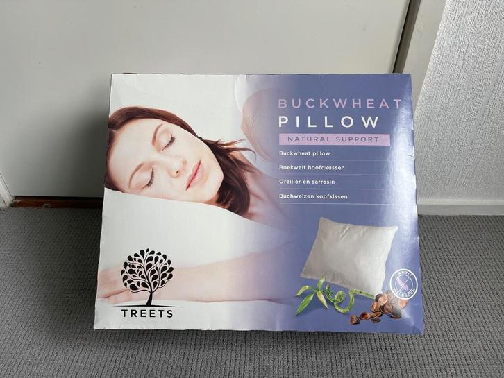 Treets Boekweit Kussen - Nieuw in Doos!, Huis en Inrichting, Slaapkamer | Beddengoed, Nieuw, Kussen, Eenpersoons, Beige, Ophalen of Verzenden