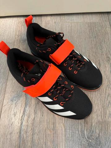 Adidas powerlift schoenen beschikbaar voor biedingen