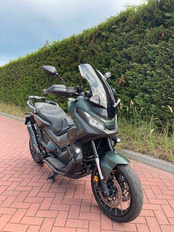 Honda xadv 750 Akrapovic keyless Led  beschikbaar voor biedingen