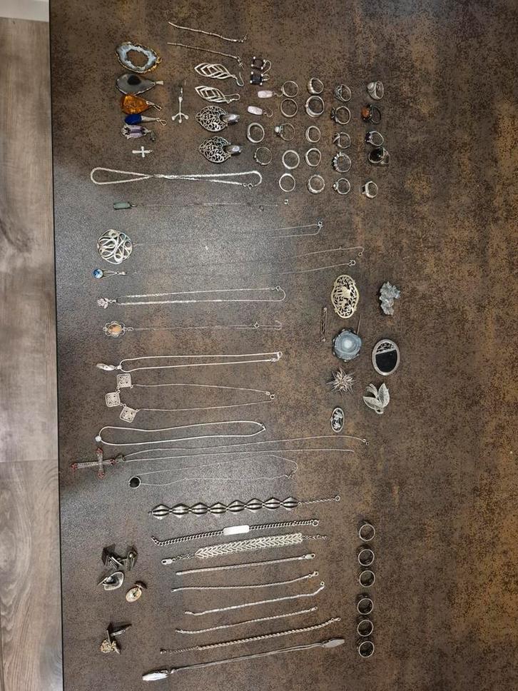 Grote verzameling zilveren juwelen. Met allerlei edellstenen, Sieraden, Tassen en Uiterlijk, Antieke sieraden, Zilver, Ophalen