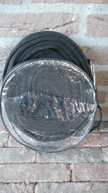 Zwarte Longeerlijn beschikbaar voor biedingen