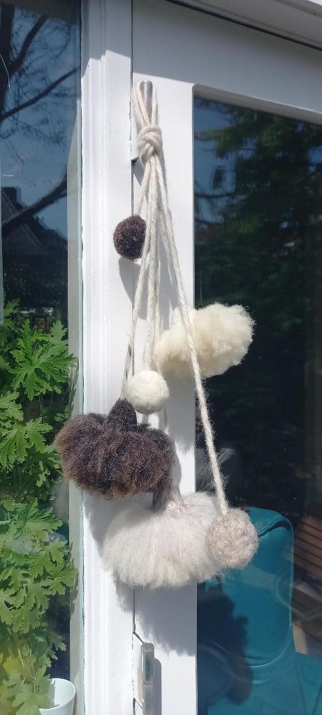 DECORATOEF, 3 toeven, bollen, 3 soorten gevilte wol, Huis en Inrichting, Woonaccessoires | Wanddecoraties, Nieuw, Verzenden