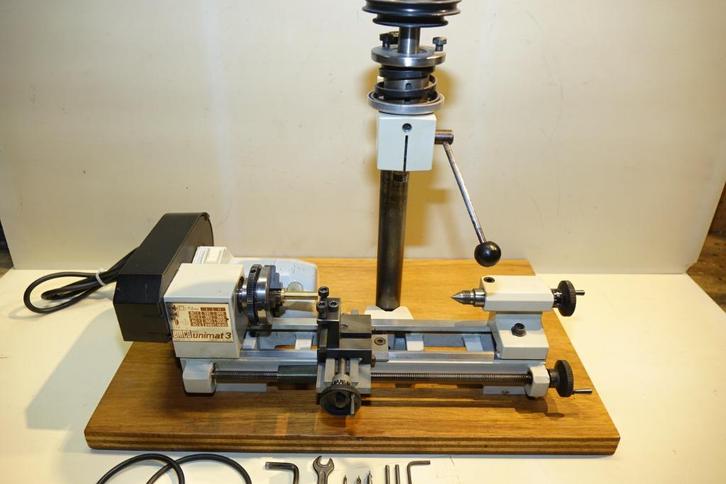 Mooi Emco Unimat 3 draaibankje met boor/frees kolom, Doe-het-zelf en Verbouw, Draaibanken, Gebruikt, Metaaldraaibank, Verzenden