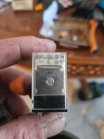 Relais - DC3 10A 250VAC, Ophalen of Verzenden