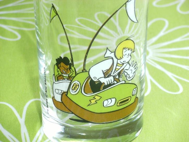 Glas Sjors en Sjimmie in  botsauto's - De Boer Big Balloon, Verzamelen, Stripfiguren, Zo goed als nieuw, Overige typen, Overige figuren