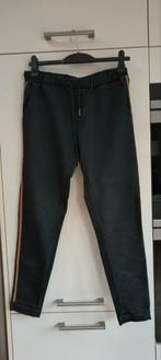 Zwarte broek met gouden bies., Maat 38/40 (M), Zwart, Ophalen of Verzenden, Zo goed als nieuw
