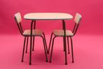 formica kindertafel + 2 kinderstoelen houtlook, Kinderen en Baby's, Ophalen of Verzenden, Gebruikt, Tafel(s) en Stoel(en)