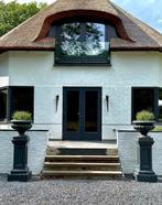 Klassieke betonnen bloempotten op betonnen zuilen, Tuin en Terras, Ophalen, Minder dan 60 cm, Rond, Nieuw