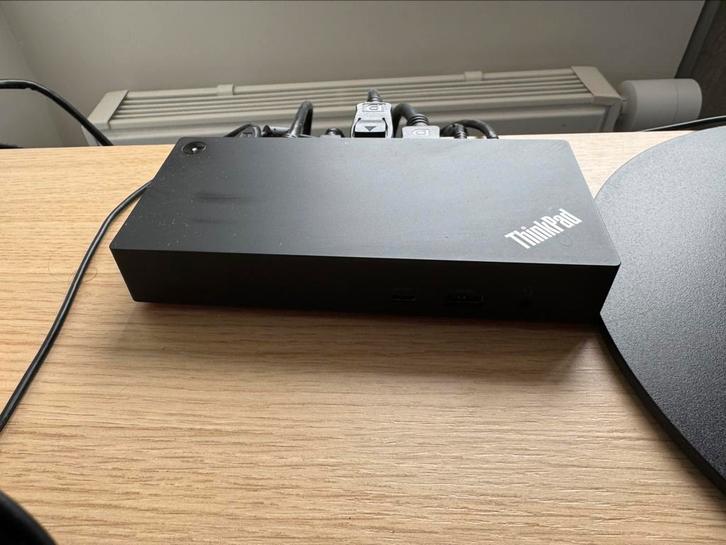 Thinkpad Universal USB-C dock ZGAN, Computers en Software, Dockingstations, Zo goed als nieuw, Docking station, Laptop, Ophalen of Verzenden