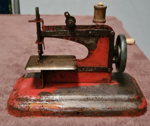 Vintage kindernaaimachine, Antiek en Kunst, Antiek | Naaimachines, Ophalen of Verzenden