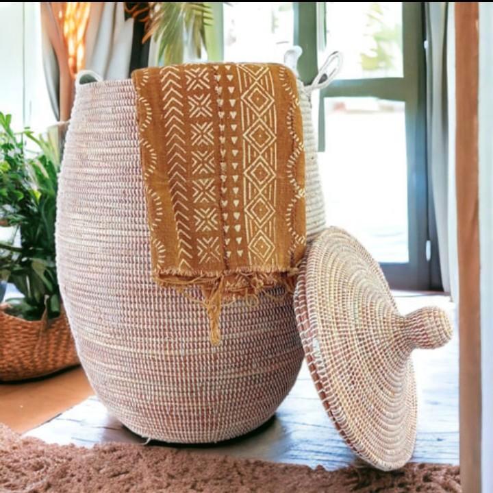 Afrikaanse witte XL mand, Huis en Inrichting, Woonaccessoires | Schalen en Manden, Nieuw, Rond, Riet, Ophalen of Verzenden