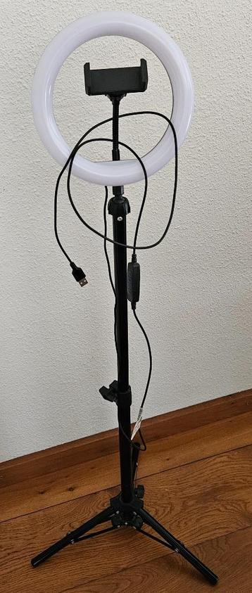 Selfie ringlamp op statief  beschikbaar voor biedingen