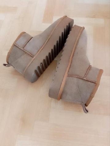 Leuke korte laarsjes Uggs stijl - maat 38 - Als nieuw!  beschikbaar voor biedingen