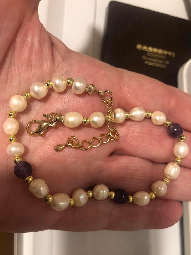 Parel Armbandje Ametist Goud Kleur van juwelier, Sieraden, Tassen en Uiterlijk, Armbanden, Zo goed als nieuw, Overige materialen