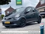Toyota Aygo 1.0 5DRS / Airco / Nieuwe apk, Stof, Gebruikt, 4 stoelen, 68 pk