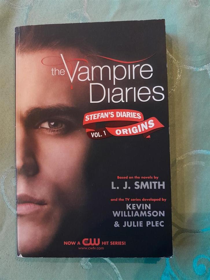 The Vampire Diaries: Stefan's Diaries Vol. 1 - Origins, Boeken, Romans, Zo goed als nieuw, Nederland, Ophalen of Verzenden