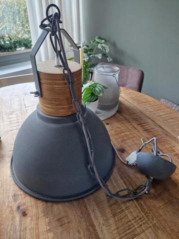 Industriële hanglamp hout metaal beschikbaar voor biedingen