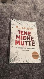 M.J. Arlidge - Iene Miene Mutte, Ophalen of Verzenden, Zo goed als nieuw, Nederland, M.J. Arlidge