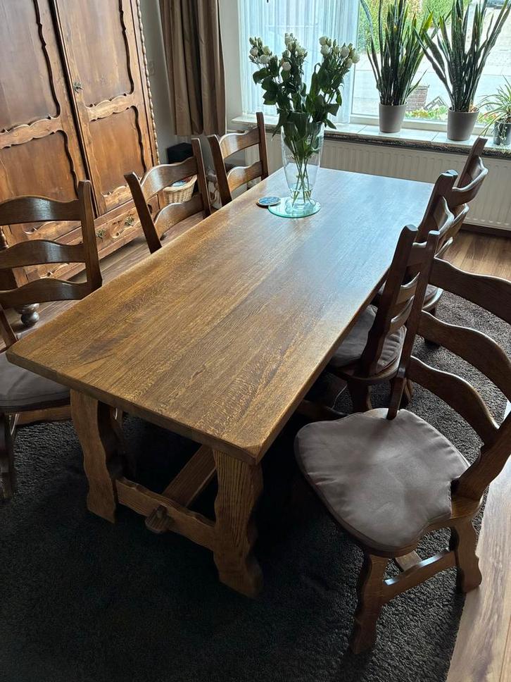 Massief houten eettafel - Degelijk en robuust, Huis en Inrichting, Tafels | Eettafels, Gebruikt, 100 tot 150 cm, 150 tot 200 cm