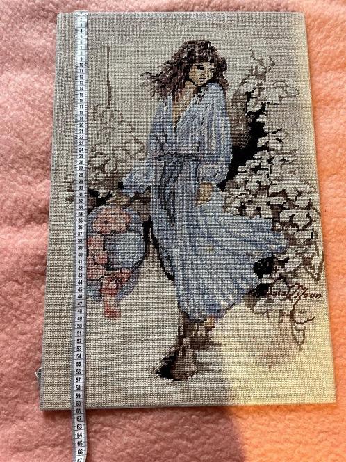 Groot borduurwerk  vrouw met hoed 60x40CM  borduurzijde, Hobby en Vrije tijd, Borduren en Borduurmachines, Overige typen, Ophalen of Verzenden