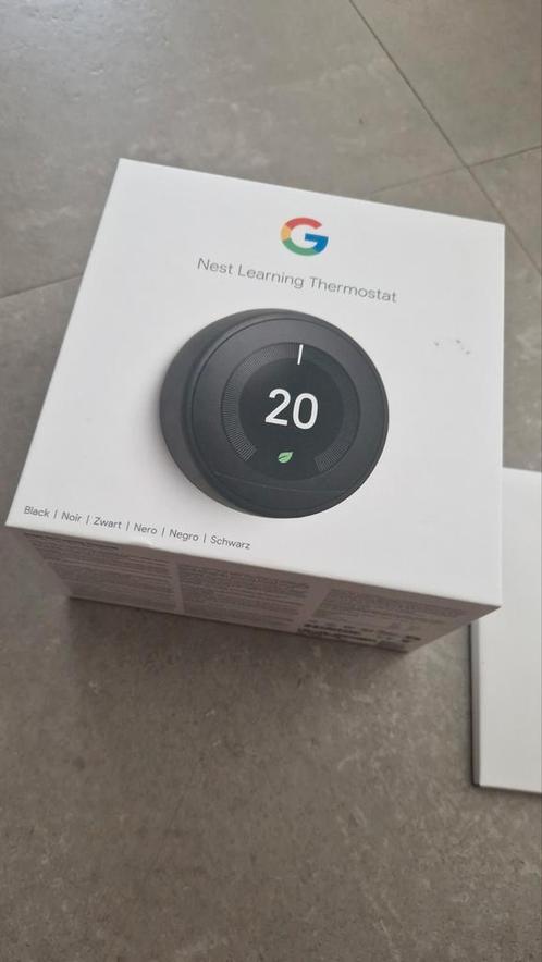 Zwarte Nest learning thermostat V3 inclusief heatlink, Doe-het-zelf en Verbouw, Thermostaten, Zo goed als nieuw, Slimme thermostaat
