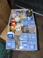 Doos met ~30 gloeilampen, halogeen lampen en spaarlampen, Ophalen, Gebruikt, Gloeilamp, 60 watt of meer
