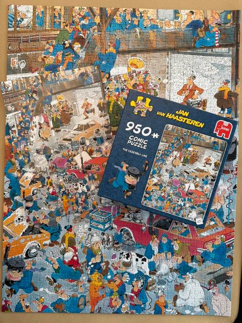 Jan van Haasteren ‘THE ASSEMBLY LINE’ 950 stukjes, Hobby en Vrije tijd, Denksport en Puzzels, Zo goed als nieuw, Legpuzzel, 500 t/m 1500 stukjes