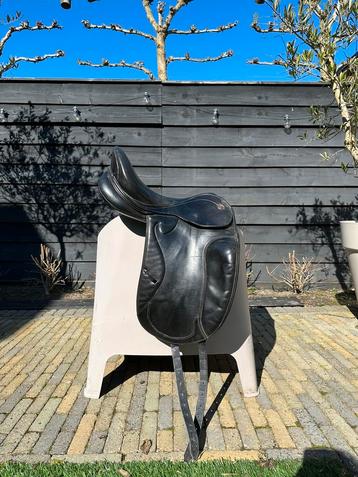 Prestige Doga Dresuurzadel beschikbaar voor biedingen