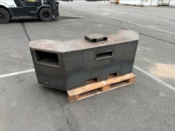 Te koop, breed frontgewicht! beschikbaar voor biedingen