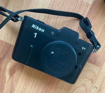 Nikon1 V1 body+10-30mm 30-110mm tassen statieven IZGST beschikbaar voor biedingen