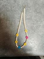 Parel ketting met smileys, Sieraden, Tassen en Uiterlijk, Kunststof, Verstelbaar, Wit, Ophalen of Verzenden