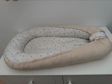 Baby nest beschikbaar voor biedingen