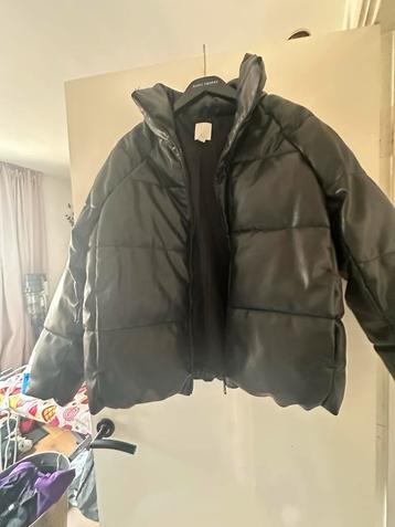 Zwarte H&M Puffer Jacket - Zeer Goed! beschikbaar voor biedingen