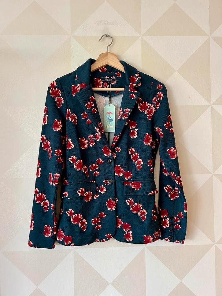 King Louie Daisy Blazer jasje colbert petrolblauw S/36 NIEUW, Kleding | Dames, Jasjes, Kostuums en Pakken, Nieuw, Jasje, Maat 36 (S)