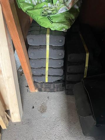 Houtkool briketten - 4 Pakketten voor Langdurige Warmte beschikbaar voor biedingen