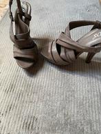 Mooie pumps hakken maat 38, Kleding | Dames, Schoenen, Ophalen of Verzenden
