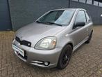 Toyota Yaris 1.5 16v Vvt-i Sport 2001 Grijs Airco rijdt goed, Auto's, Voorwielaandrijving, Zwart, 4 cilinders, 400 kg