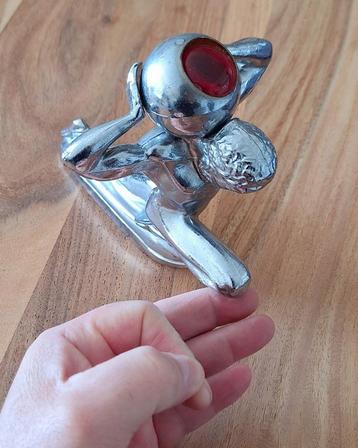 Toffe vintage aftermarket motorkapversiering🔥 beschikbaar voor biedingen
