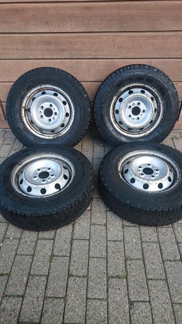 215-70-15 , 215 70 15 , 215-70-15C , 5x118 stalen velgen  beschikbaar voor biedingen