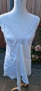 Witte satijnen top 1 mt, Kleding | Dames, Tops, Verzenden, Nieuw, Wit, Zonder mouw