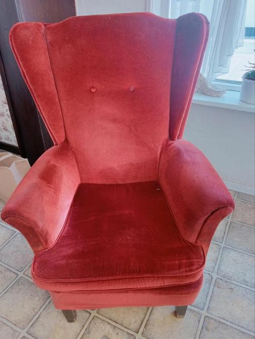 Rode velours stoel die heel lekker zit., Huis en Inrichting, Fauteuils, Gebruikt, Stof, 75 tot 100 cm, Ophalen